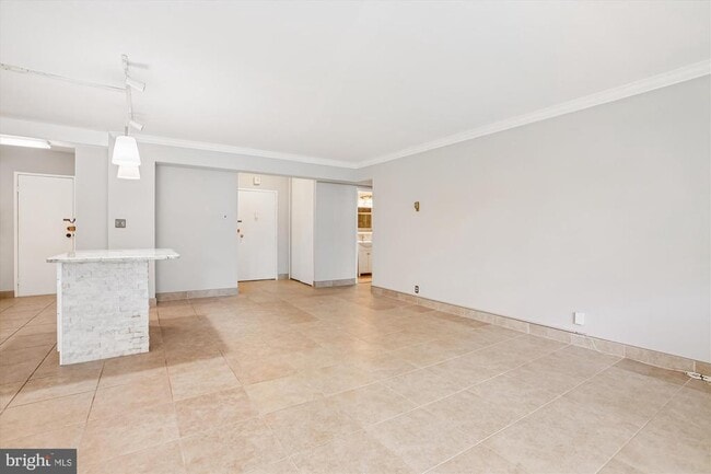 Building Photo - 4201 CATHEDRAL Ave NW