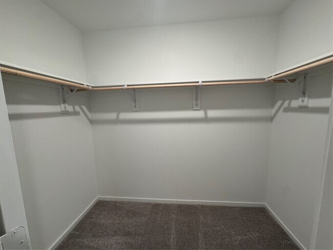 Building Photo - 6123 Sunburst Scarlet St