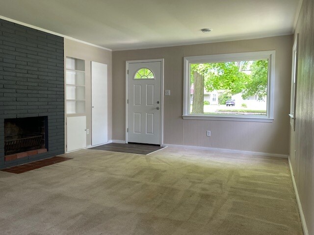 Building Photo - 355 Erskine Ave