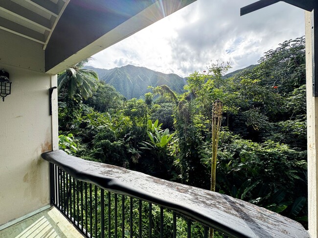 Building Photo - Private Kaneohe House with Rainforest Views