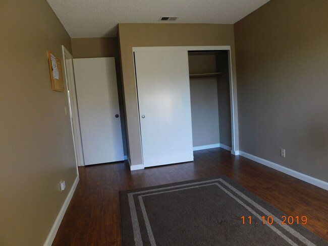 Building Photo - 481 E Rice Ranch Rd