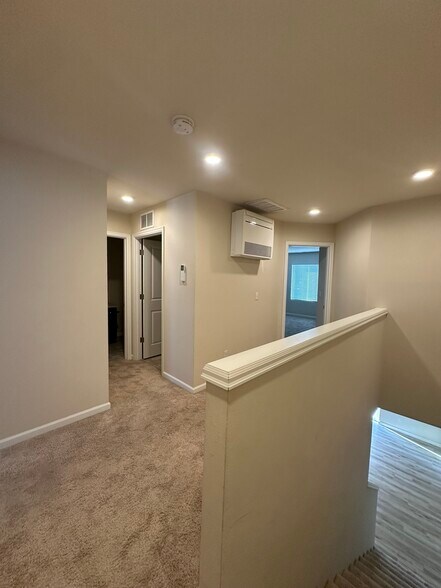 Building Photo - 17634 SW Devonshire Way