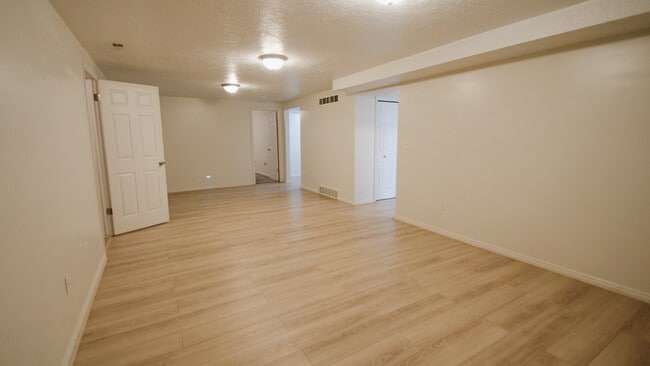 Building Photo - 2455 S Bluff Rd