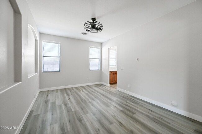 Building Photo - 2426 W Horsetail Trail