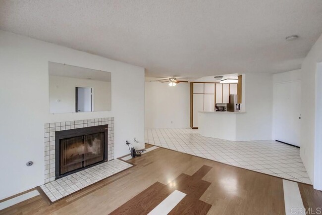 Building Photo - 9771 Mesa Springs Way