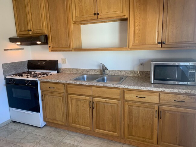 Building Photo - Vacaville Apartment Available Now!