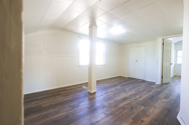 Building Photo - 13609 Melzer Ave
