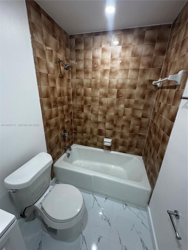 Building Photo - 2515 Polk St