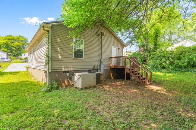 Building Photo - 1826 Tillery St NE