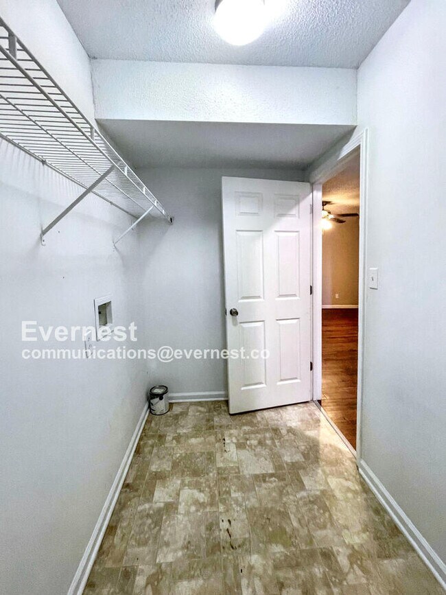Building Photo - 3397 Bradfield Dr