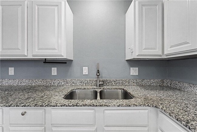 Building Photo - 348 N 14th St