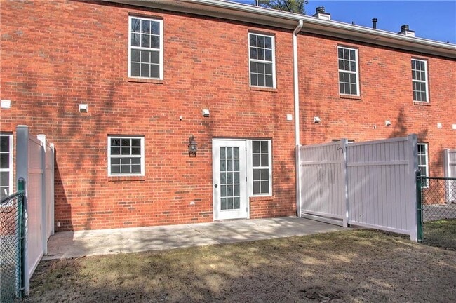 Building Photo - 203 Morris Ln