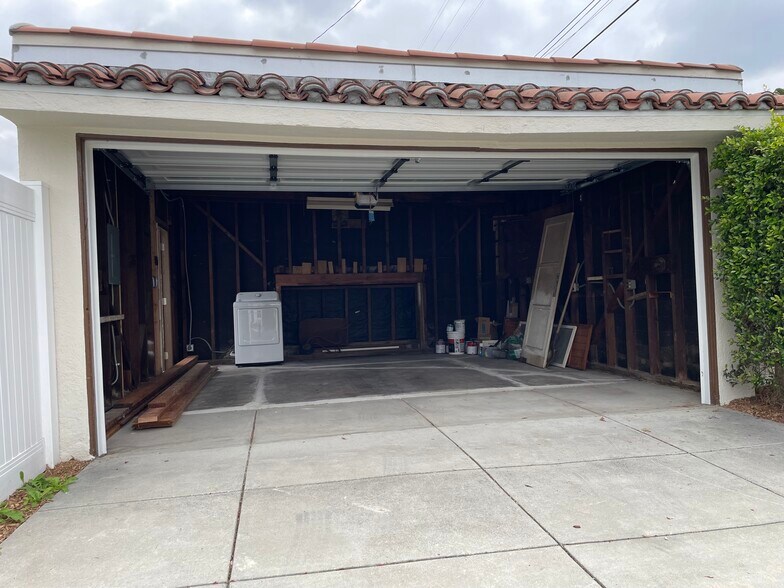 Building Photo - 4209 Vinton Ave