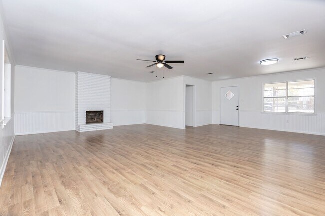 Building Photo - Home for Rent on the Bayou