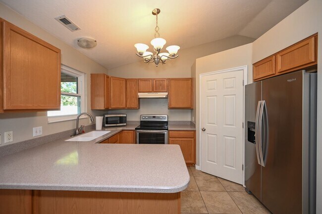 Building Photo - Great Family Home in Excellent Location!