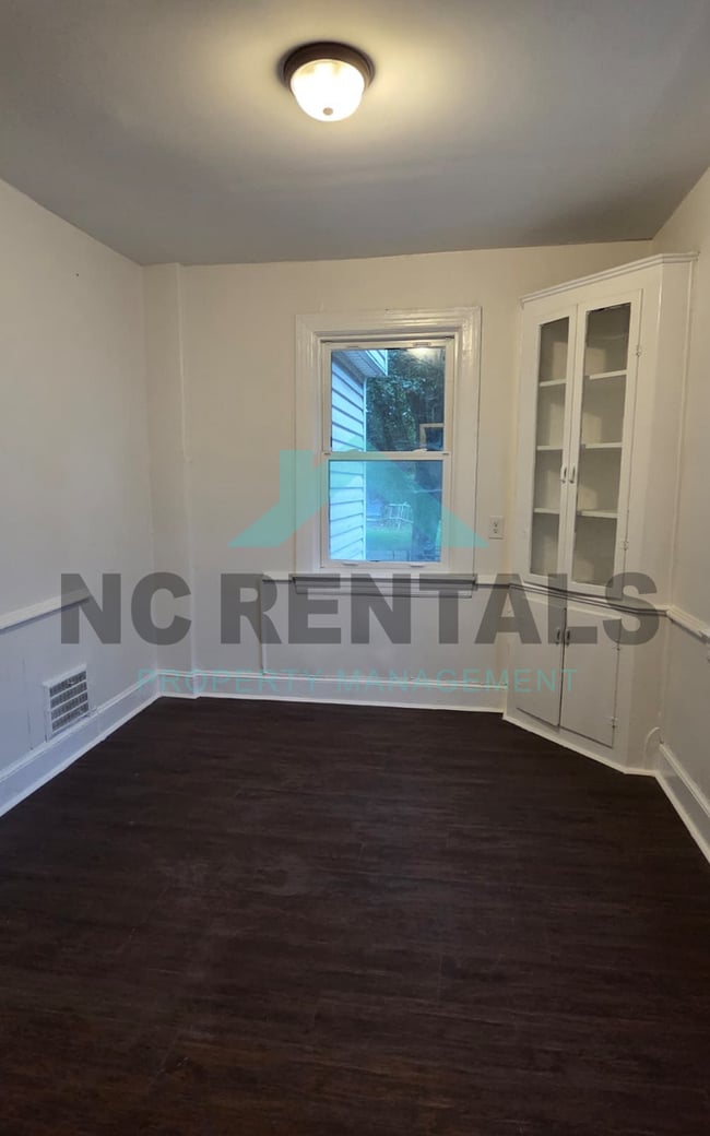 Building Photo - 2907 Bon Air Ave