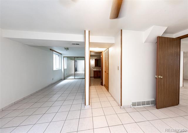 Building Photo - 838 Daffodil St