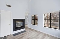 Building Photo - 13405 Shady Knoll Dr