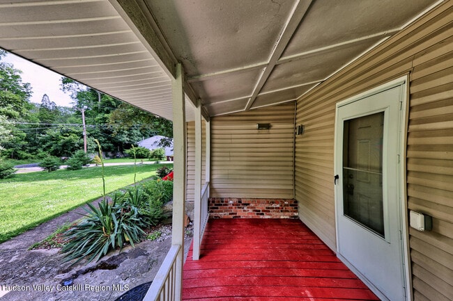 Building Photo - 153 Bross St