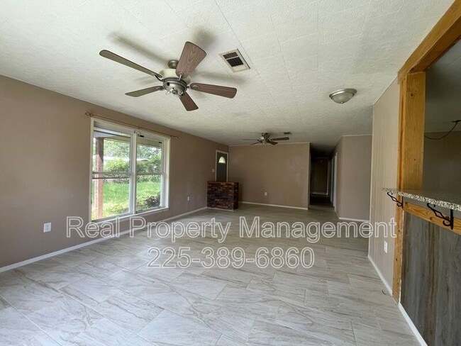 Building Photo - 18322 Eldon St