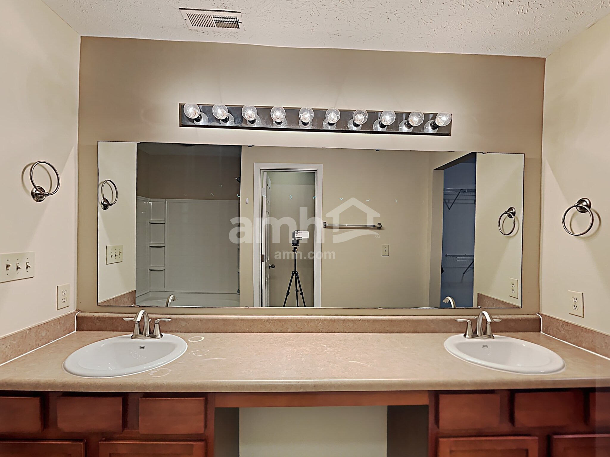 Building Photo - 11532 Pegasus Dr