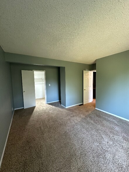 Building Photo - 2117 Quail Creek Dr