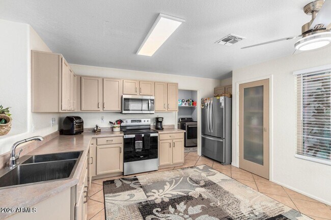 Building Photo - 40147 N Cassara Dr