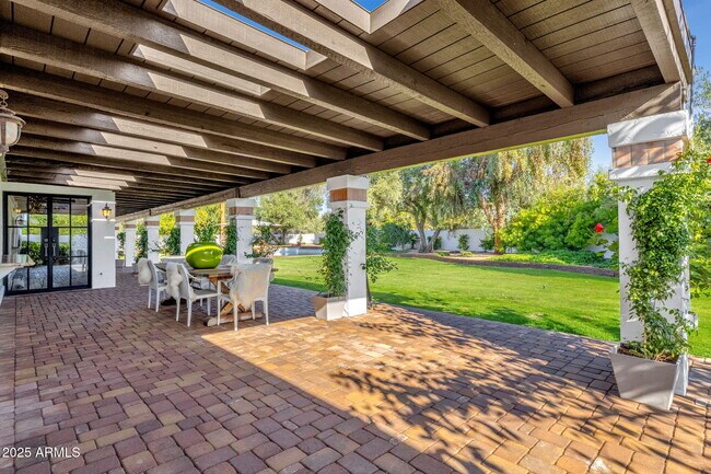 Building Photo - 6954 E Caballo Dr