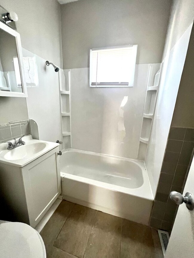 Building Photo - Newly Updated 3-bed 1.5-bath House in South Omaha, close to 13th St and downtown