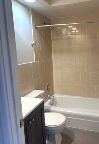 Building Photo - 5730 N Sheridan Rd