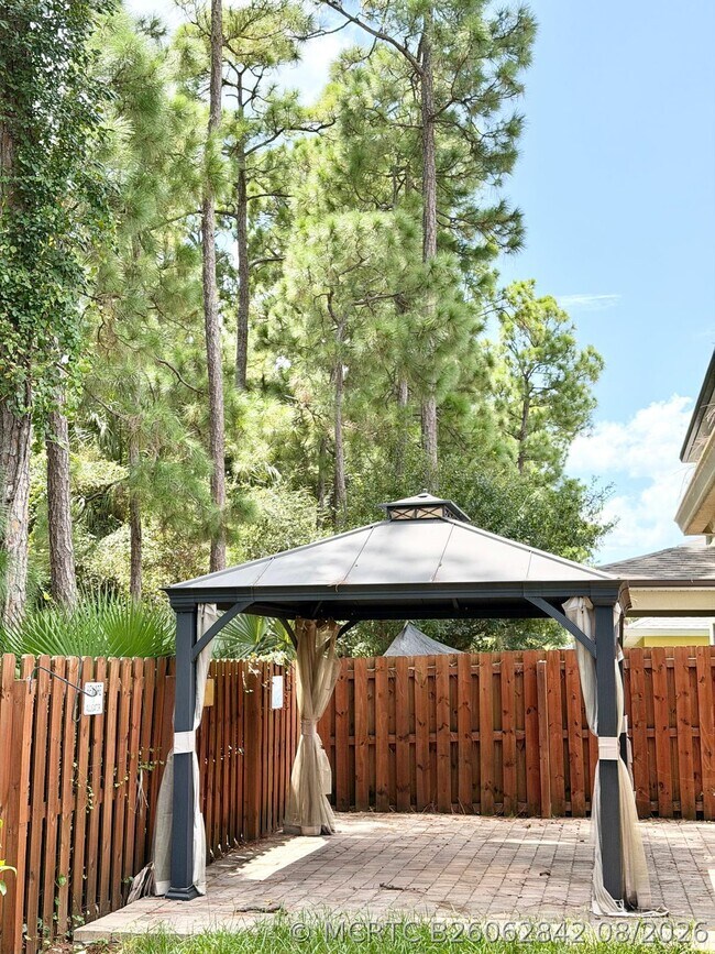 Building Photo - 9553 Sea Spray Dr