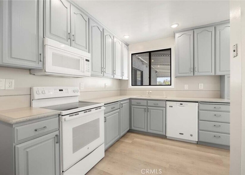 Kitchen - 4944 Coke Ave