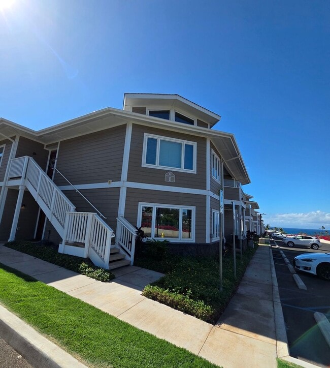 Building Photo - Luxury 3/2 Grated Community in South Kihei.