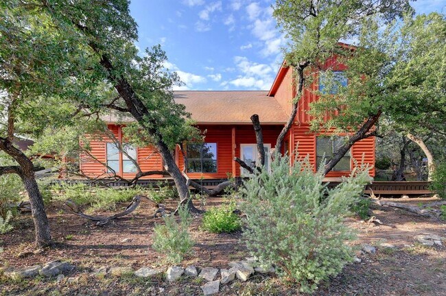 Building Photo - 401 Madrone Canyon Dr