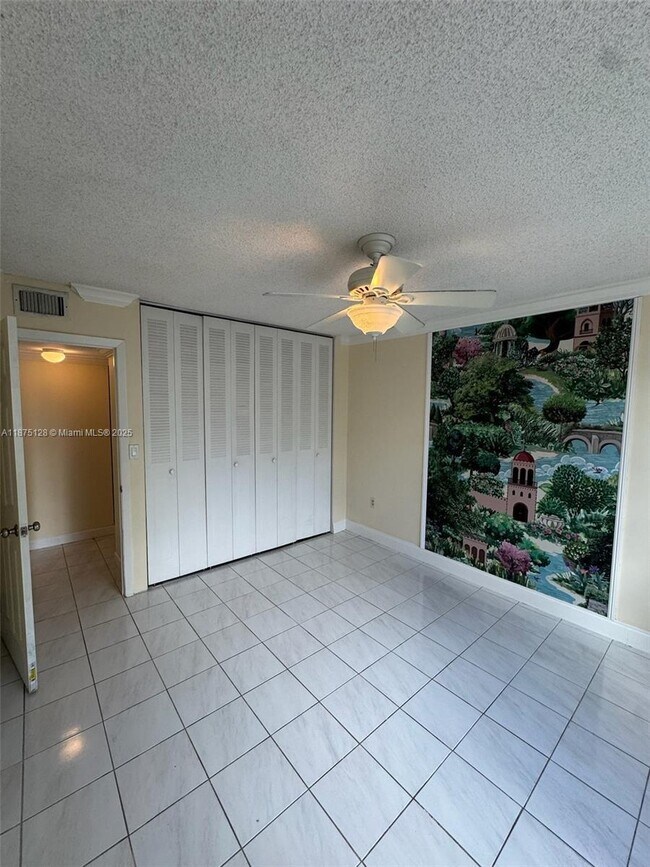 Building Photo - 2 bedroom in Aventura FL 33160