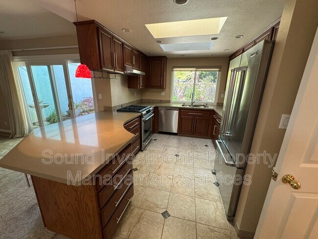 Building Photo - 75 Fountainhead Ct