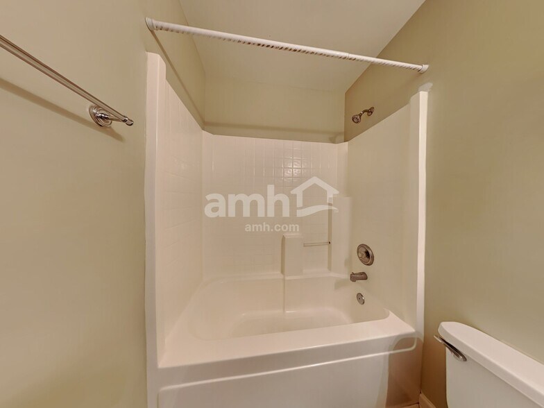 Building Photo - 110 Pristine Ct