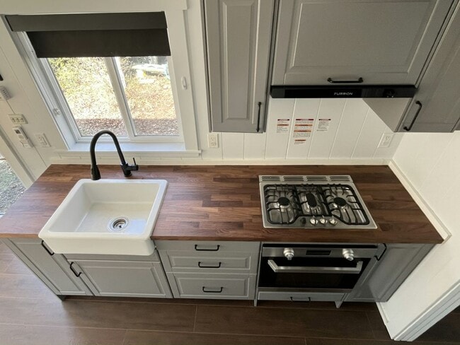 Building Photo - 65000 US-26