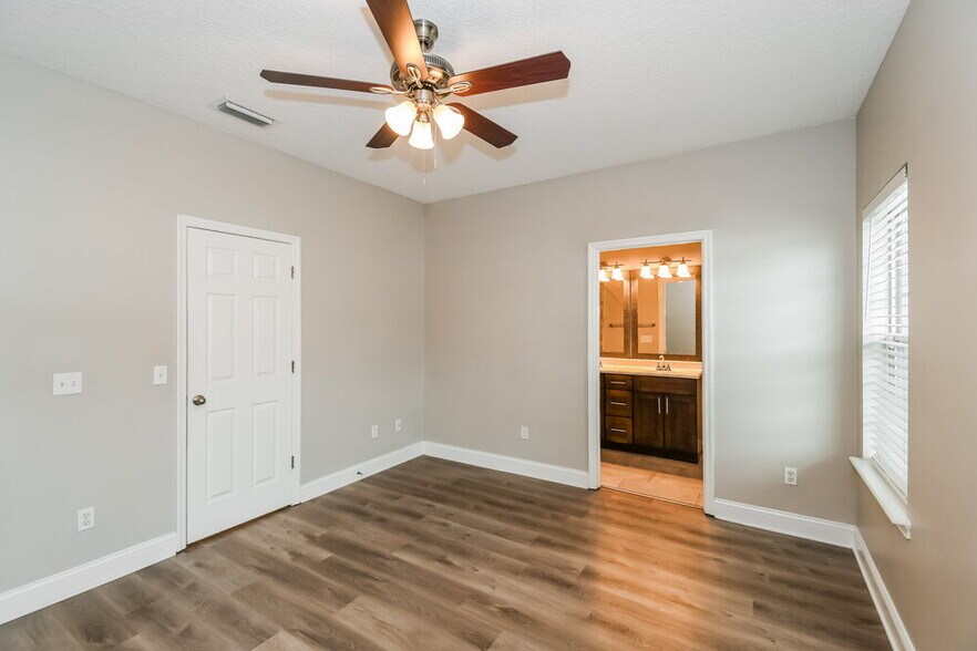 Building Photo - 522 Meldrum Ln