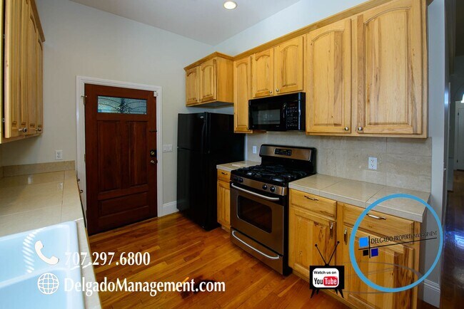 Building Photo - Vallejo Heritage District Home