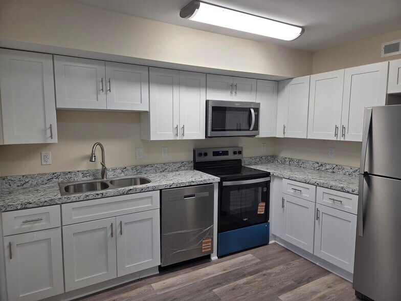 Building Photo - 614 Redkirk Ln