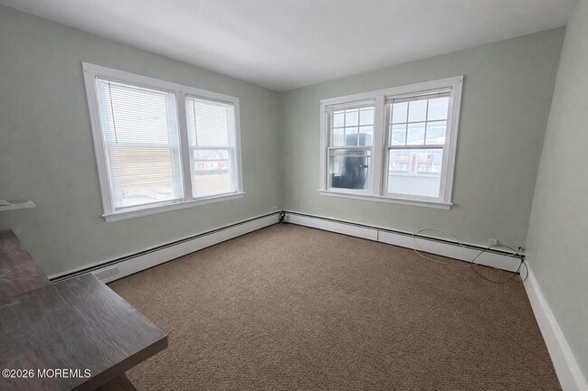 Building Photo - 42 Cottage Pl