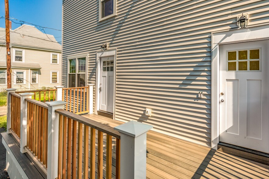 Building Photo - 249 Washington St