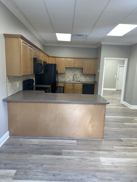 Building Photo - 1472 S Mayo Trl