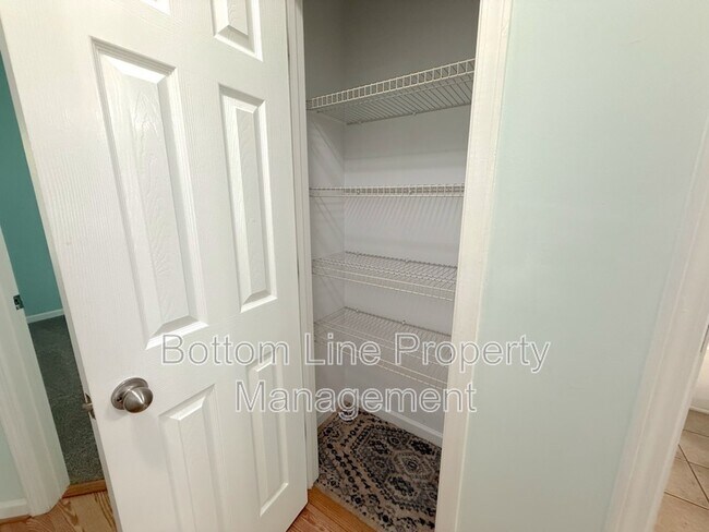 Building Photo - 10226 Highland Creek Cir