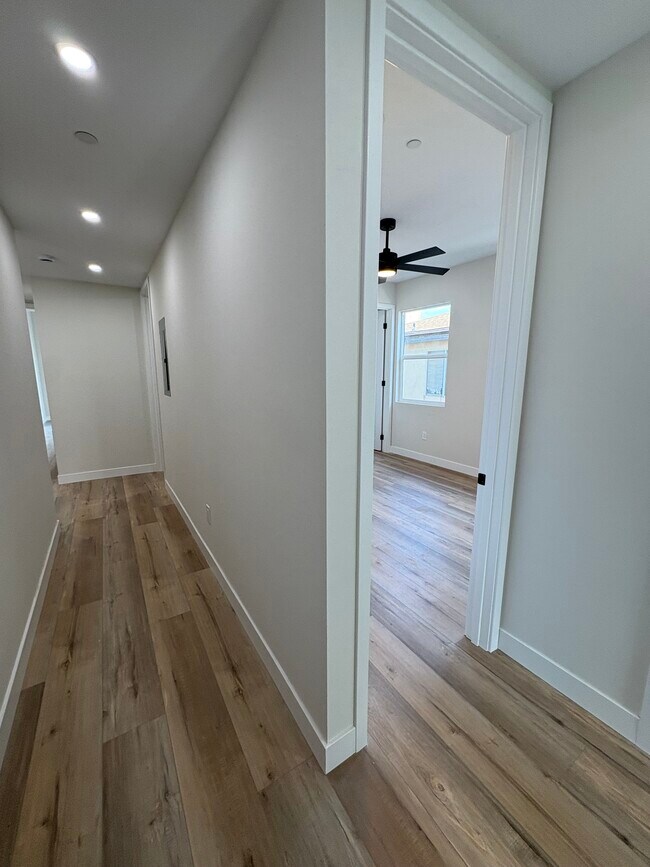 Building Photo - 260 Donax Ave