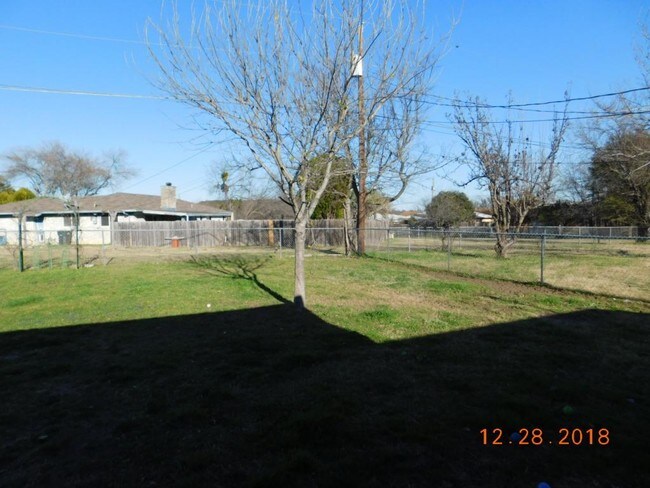 Building Photo - 1010 Jackie Jo Ln