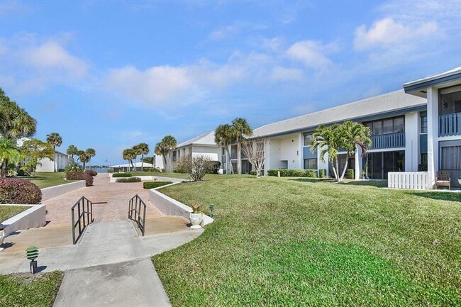 Building Photo - 175 SE St Lucie Blvd