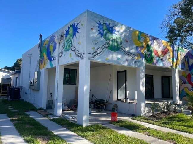 Building Photo - 1121 NW 32nd St
