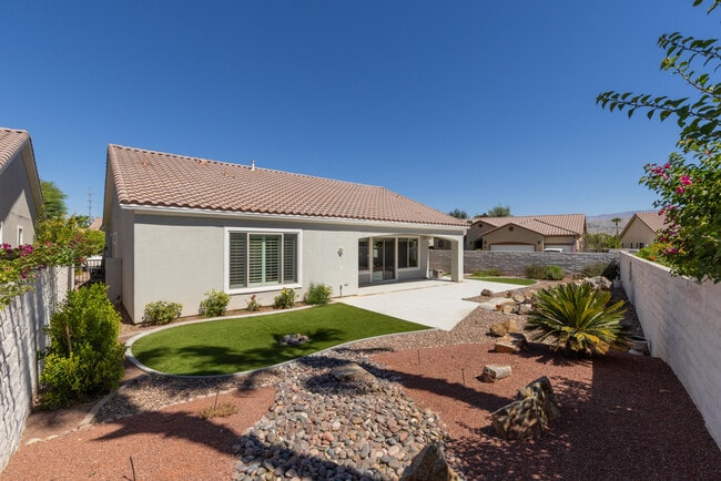 Building Photo - 40378 Corte San Carlos